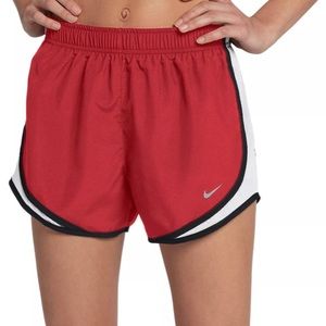 ❤️ red women’s Nike shorts size S
